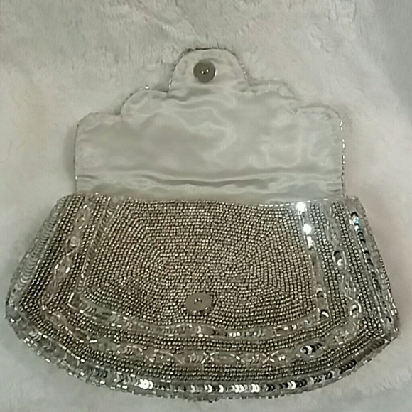 CLUTCH - Picture 3 of 3